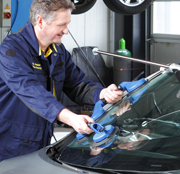 Scheibenreparatur2.jpg Scheibenreparatur2.jpg